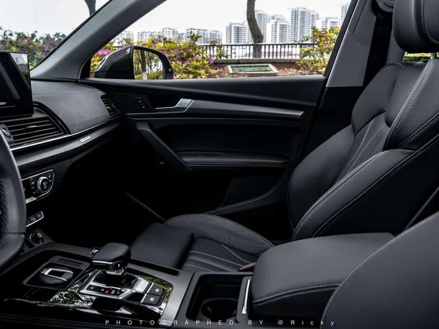 Audi Q5L 2022 40T Deluxe Dynamic interior photo 8 Audi Q5L 2022 40T Deluxe Dynamic interior photo 8