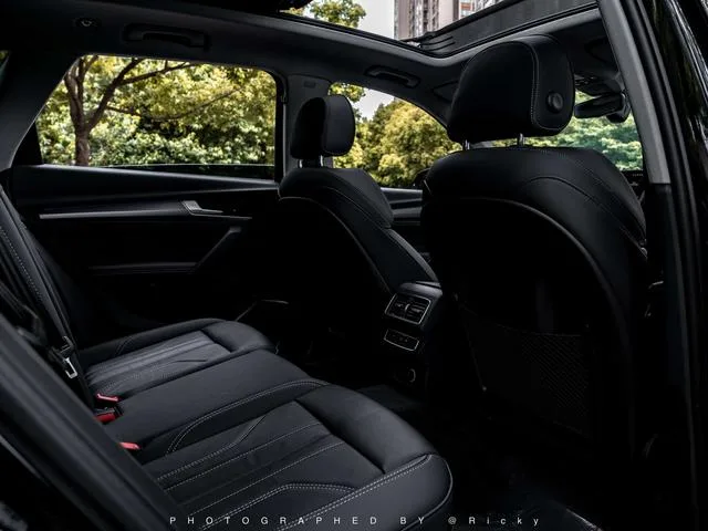 Audi Q5L 2022 40T Deluxe Dynamic interior photo 10 Audi Q5L 2022 40T Deluxe Dynamic interior photo 10