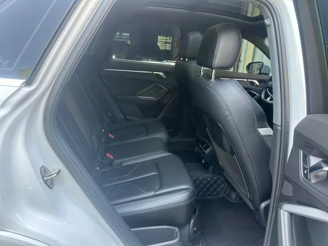 Audi Q3 2024 35 TFSI Fashion dynamic type interior photo 8