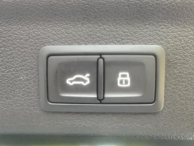 Audi Q3 2024 35 TFSI Fashion dynamic type interior photo 9