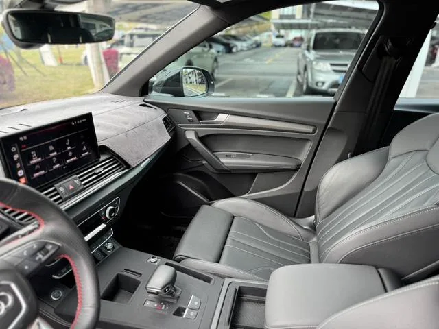 Audi Q5L 2023 40T Deluxe dinámico interior foto 12 Audi Q5L 2023 40T Deluxe dinámico interior foto 12