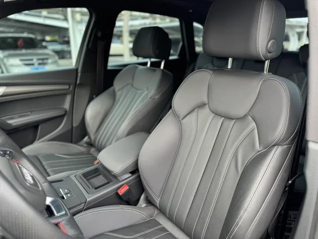 Audi Q5L 2023 40T Deluxe dinámico interior foto 13 Audi Q5L 2023 40T Deluxe dinámico interior foto 13