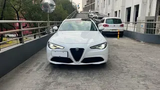 Alfa Romeo Giulia 2017 2.0T 200HP Elite Edition exterior photo 2 Alfa Romeo Giulia 2017 2.0T 200HP Elite Edition exterior photo 2