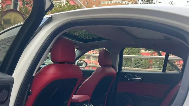 Alfa Romeo Giulia 2017 2.0T 200HP Elite Edition exterior photo 8 Alfa Romeo Giulia 2017 2.0T 200HP Elite Edition exterior photo 8