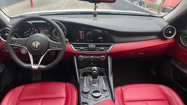Alfa Romeo Giulia 2017 2.0T 200HP Elite Edition exterior photo 9 Alfa Romeo Giulia 2017 2.0T 200HP Elite Edition exterior photo 9