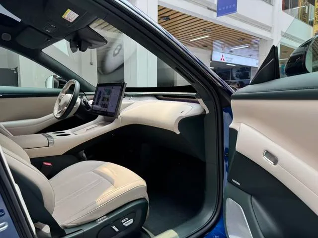 Xiaomi Auto YU7 2025 Long battery life high performance four-wheel drive Max version interior photo 16
