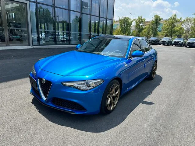 Alfa Romeo Giulia 2017 2.0T 280HP Edición de lujo exterior foto 1 Alfa Romeo Giulia 2017 2.0T 280HP Edición de lujo exterior foto 1