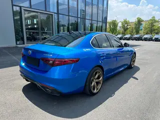 Alfa Romeo Giulia 2017 2.0T 280HP Edición de lujo interior foto 11 Alfa Romeo Giulia 2017 2.0T 280HP Edición de lujo interior foto 11