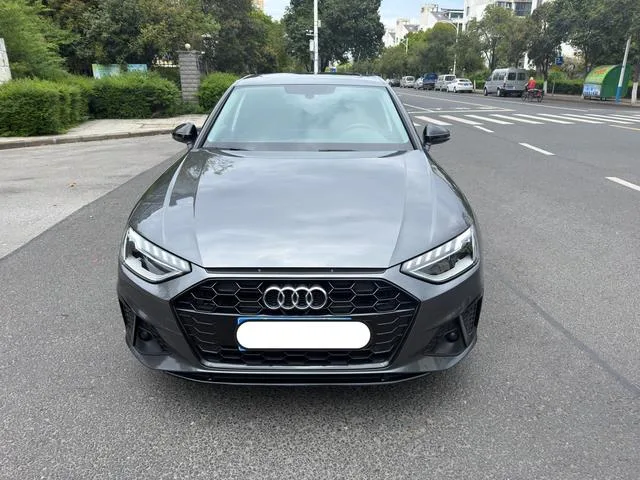 Audi A4L 2023 40 TFSI Deluxe Dynamic exterior photo 2