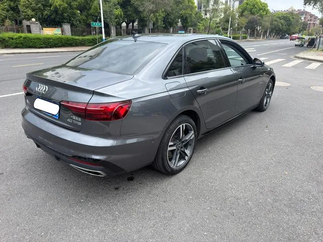 Audi A4L 2023 40 TFSI Deluxe Dynamic exterior photo 5