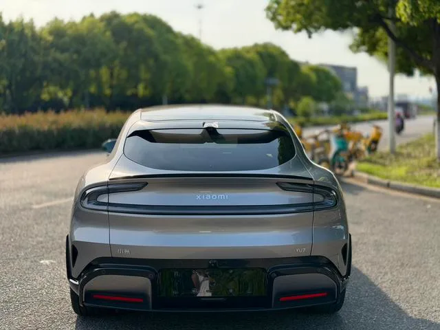Xiaomi Auto YU7 2025 Long battery life four-wheel drive Pro version exterior photo 6 Xiaomi Auto YU7 2025 Long battery life four-wheel drive Pro version exterior photo 6