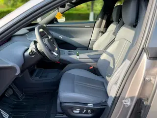 Xiaomi Auto YU7 2025 Long battery life four-wheel drive Pro version interior photo 9 Xiaomi Auto YU7 2025 Long battery life four-wheel drive Pro version interior photo 9