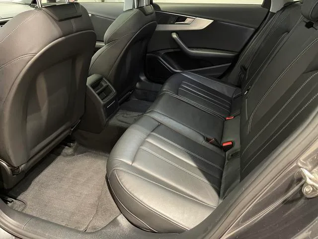 Audi A4L 2022 40 TFSI Модный и динамичный экстерьер фото 4