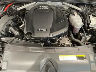 Audi A4L 2022 40 TFSI Модный и динамичный интерьер фото 7