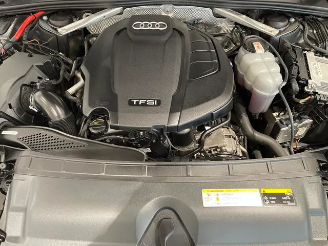 Audi A4L 2022 40 TFSI Модный и динамичный интерьер фото 7
