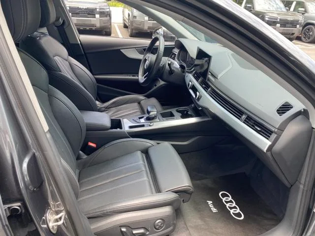 Audi A4L 2022 40 TFSI Модный и динамичный интерьер фото 8