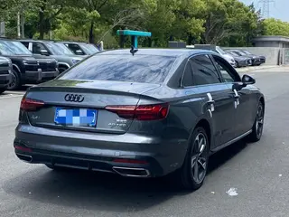 Audi A4L 2022 40 TFSI Модный и динамичный интерьер фото 10