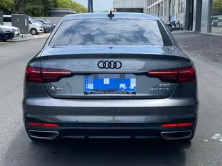 Audi A4L 2022 40 TFSI Модный и динамичный интерьер фото 12