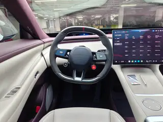 Xiaomi Auto YU7 2025 Long battery life high performance four-wheel drive Max version interior photo 14 Xiaomi Auto YU7 2025 Long battery life high performance four-wheel drive Max version interior photo 14