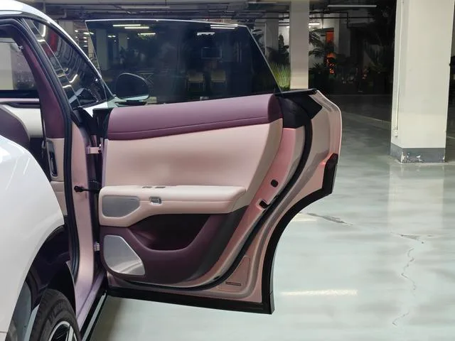 Xiaomi Auto YU7 2025 Long battery life high performance four-wheel drive Max version interior photo 15 Xiaomi Auto YU7 2025 Long battery life high performance four-wheel drive Max version interior photo 15