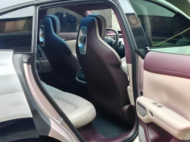 Xiaomi Auto YU7 2025 Long battery life high performance four-wheel drive Max version interior photo 16 Xiaomi Auto YU7 2025 Long battery life high performance four-wheel drive Max version interior photo 16