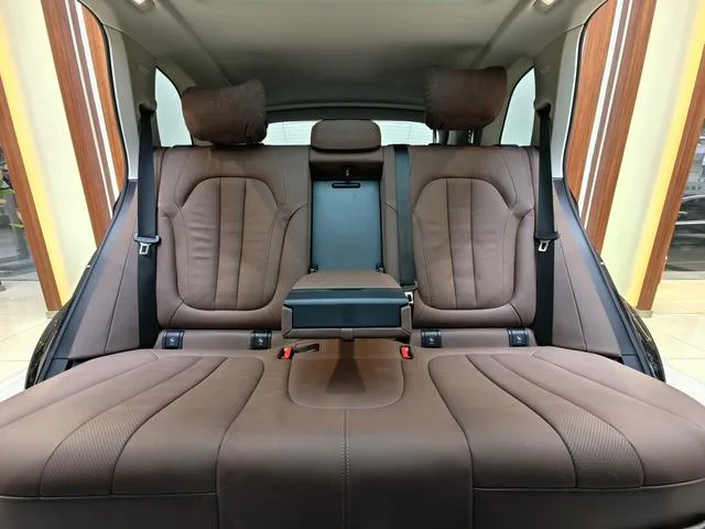 BMW X5 2021 xDrive40i Premium Class M Sports suit interior photo 16