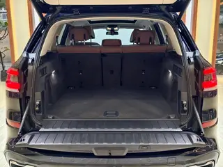 BMW X5 2021 xDrive40i Premium Class M Sports suit interior photo 17