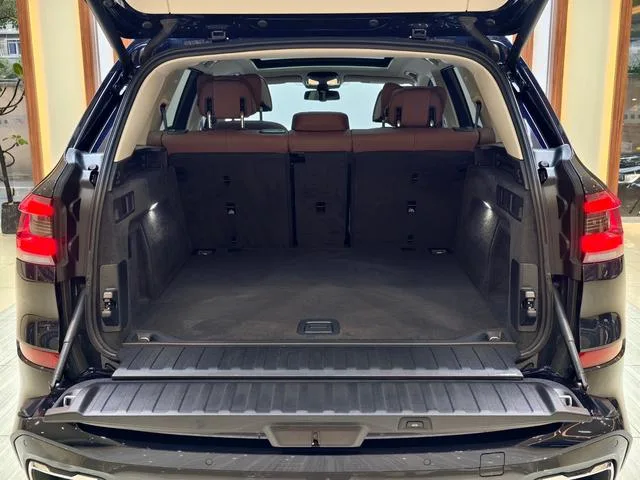BMW X5 2021 xDrive40i Premium Class M Sports suit interior photo 17