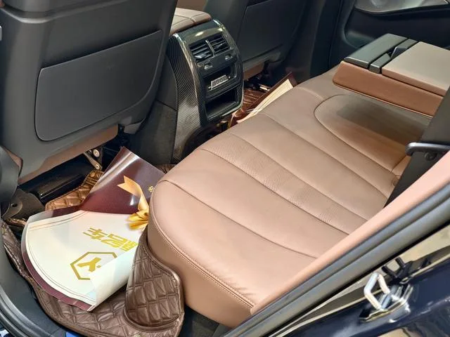 BMW X5 2021 xDrive40i Premium Class M Sports suit interior photo 19