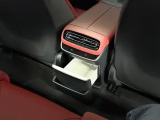 Xiaomi Auto SU7 2024 Duración de la batería con tracción en las cuatro ruedas Max Edición interior foto 13 Xiaomi Auto SU7 2024 Duración de la batería con tracción en las cuatro ruedas Max Edición interior foto 13