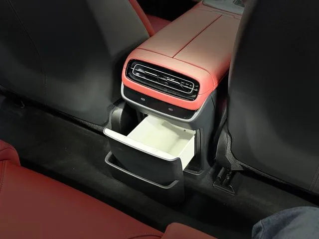 Xiaomi Auto SU7 2024 Duración de la batería con tracción en las cuatro ruedas Max Edición interior foto 13 Xiaomi Auto SU7 2024 Duración de la batería con tracción en las cuatro ruedas Max Edición interior foto 13
