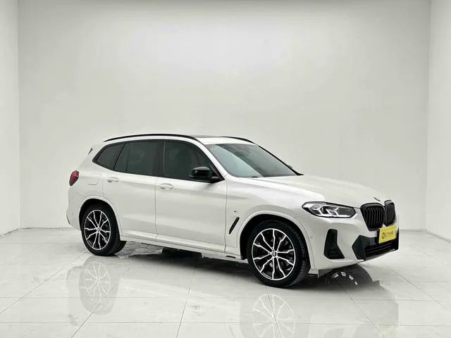 BMW X3 2022 Вторичная модификация xDrive30i Лидирующий M Ночной костюм экстерьер фото 3 BMW X3 2022 Вторичная модификация xDrive30i Лидирующий M Ночной костюм экстерьер фото 3