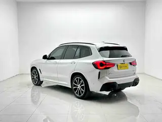 BMW X3 2022 Вторичная модификация xDrive30i Лидирующий M Ночной костюм экстерьер фото 5 BMW X3 2022 Вторичная модификация xDrive30i Лидирующий M Ночной костюм экстерьер фото 5