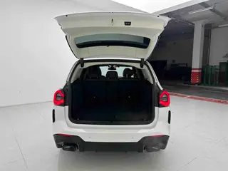BMW X3 2022 Вторичная модификация xDrive30i Лидирующий M Ночной костюм экстерьер фото 10 BMW X3 2022 Вторичная модификация xDrive30i Лидирующий M Ночной костюм экстерьер фото 10
