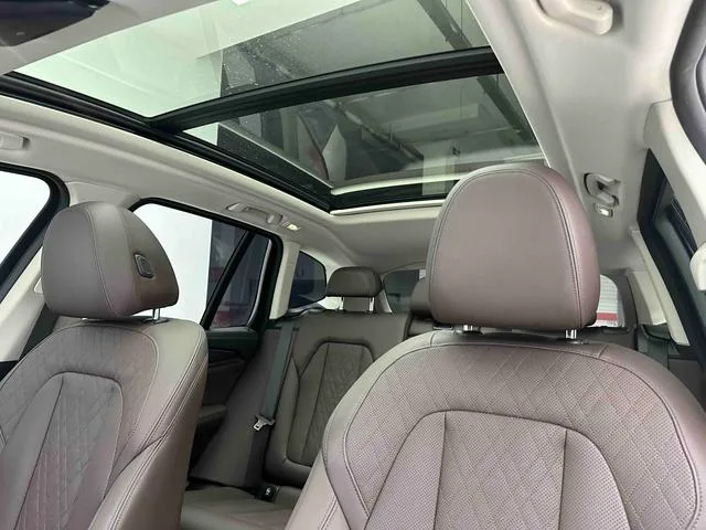 BMW X3 2022 Вторичная модификация xDrive30i Лидирующий M Ночной костюм интерьер фото 11 BMW X3 2022 Вторичная модификация xDrive30i Лидирующий M Ночной костюм интерьер фото 11