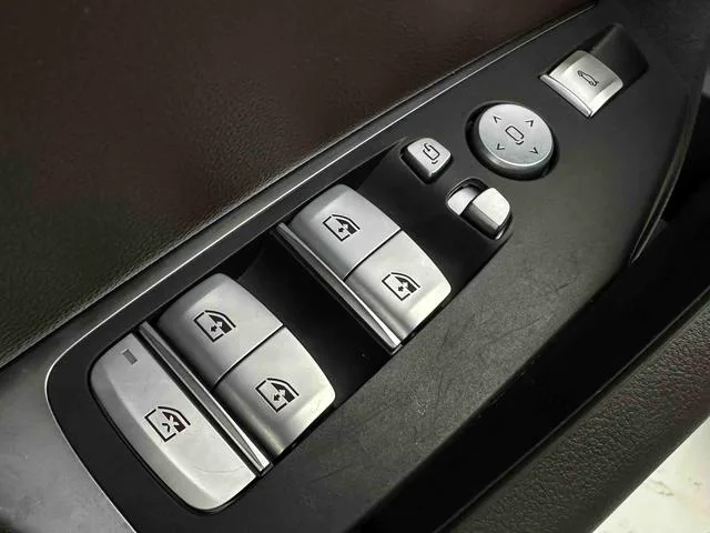 BMW X3 2022 Вторичная модификация xDrive30i Лидирующий M Ночной костюм интерьер фото 20 BMW X3 2022 Вторичная модификация xDrive30i Лидирующий M Ночной костюм интерьер фото 20