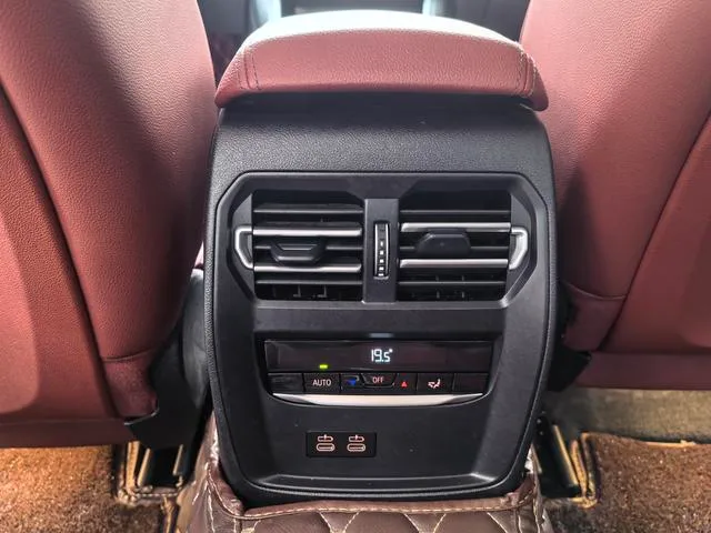 BMW 3 Series 2023 325Li M Спортивный ночной костюм экстерьер фото 7 BMW 3 Series 2023 325Li M Спортивный ночной костюм экстерьер фото 7