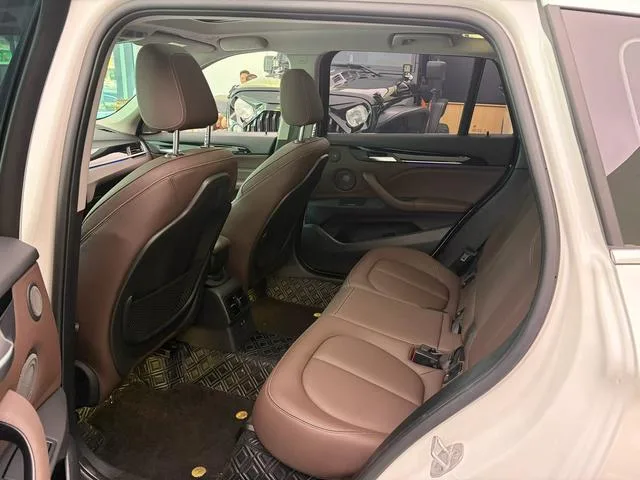 BMW X1 2022 sDrive25Li Leading Type interior photo 6 BMW X1 2022 sDrive25Li Leading Type interior photo 6