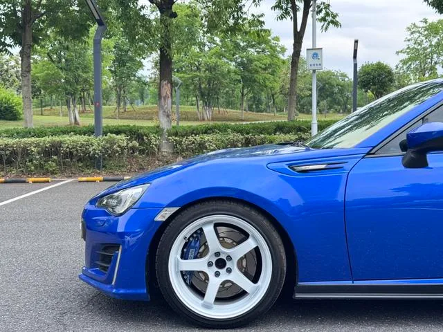 Subaru BRZ 2017 2.0i Automatique type-S Version extérieur photo 3 Subaru BRZ 2017 2.0i Automatique type-S Version extérieur photo 3