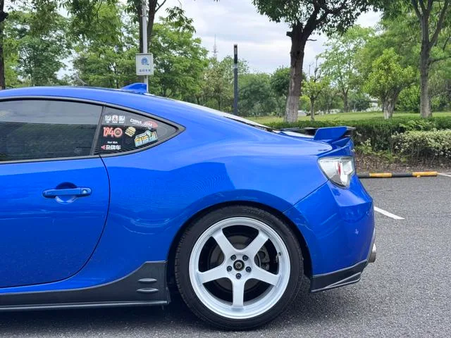 Subaru BRZ 2017 2.0i Automatique type-S Version extérieur photo 6 Subaru BRZ 2017 2.0i Automatique type-S Version extérieur photo 6
