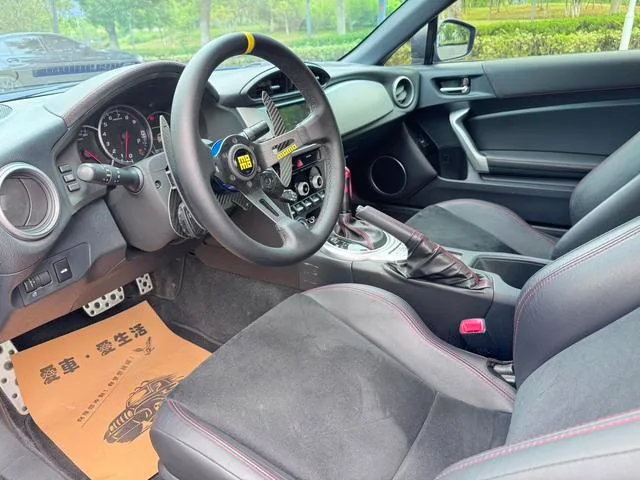 Subaru BRZ 2017 2.0i Automatique type-S Version intérieur photo 14 Subaru BRZ 2017 2.0i Automatique type-S Version intérieur photo 14