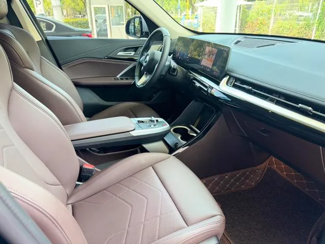 BMW X1 2023 sDrive25Li X Design Suit interior photo 14 BMW X1 2023 sDrive25Li X Design Suit interior photo 14