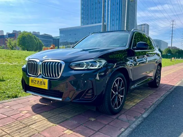 BMW X3 2022 xDrive25i M Ensemble de sport extérieur photo 1 BMW X3 2022 xDrive25i M Ensemble de sport extérieur photo 1