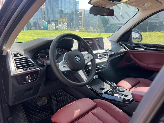 BMW X3 2022 xDrive25i M Ensemble de sport extérieur photo 8 BMW X3 2022 xDrive25i M Ensemble de sport extérieur photo 8