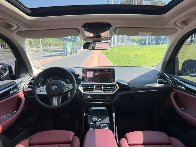 BMW X3 2022 xDrive25i M Ensemble de sport intérieur photo 10 BMW X3 2022 xDrive25i M Ensemble de sport intérieur photo 10
