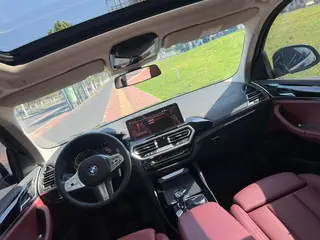 BMW X3 2022 xDrive25i M Ensemble de sport intérieur photo 15 BMW X3 2022 xDrive25i M Ensemble de sport intérieur photo 15
