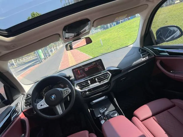 BMW X3 2022 xDrive25i M Ensemble de sport intérieur photo 15 BMW X3 2022 xDrive25i M Ensemble de sport intérieur photo 15