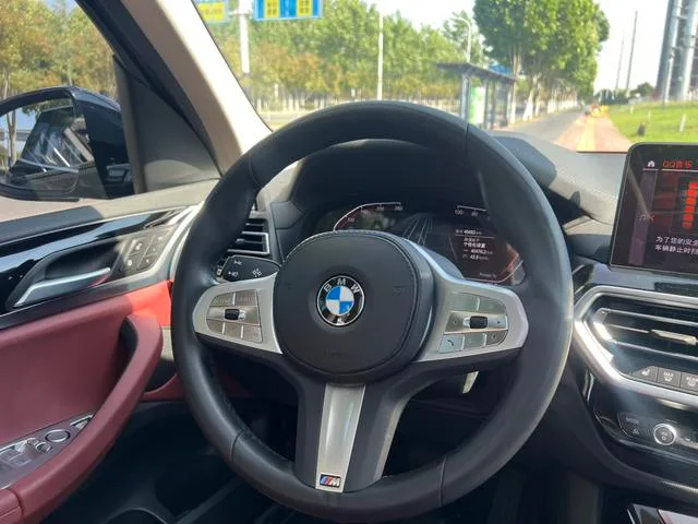 BMW X3 2022 xDrive25i M Ensemble de sport intérieur photo 17 BMW X3 2022 xDrive25i M Ensemble de sport intérieur photo 17