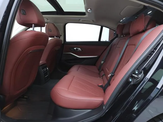 BMW 3 Series 2023 325Li M Спортивный ночной костюм экстерьер фото 7 BMW 3 Series 2023 325Li M Спортивный ночной костюм экстерьер фото 7