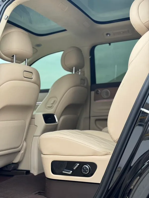 Harmony Intelligence AITO M9 2024 extended range Max Six-seat version interior photo 11 Harmony Intelligence AITO M9 2024 extended range Max Six-seat version interior photo 11